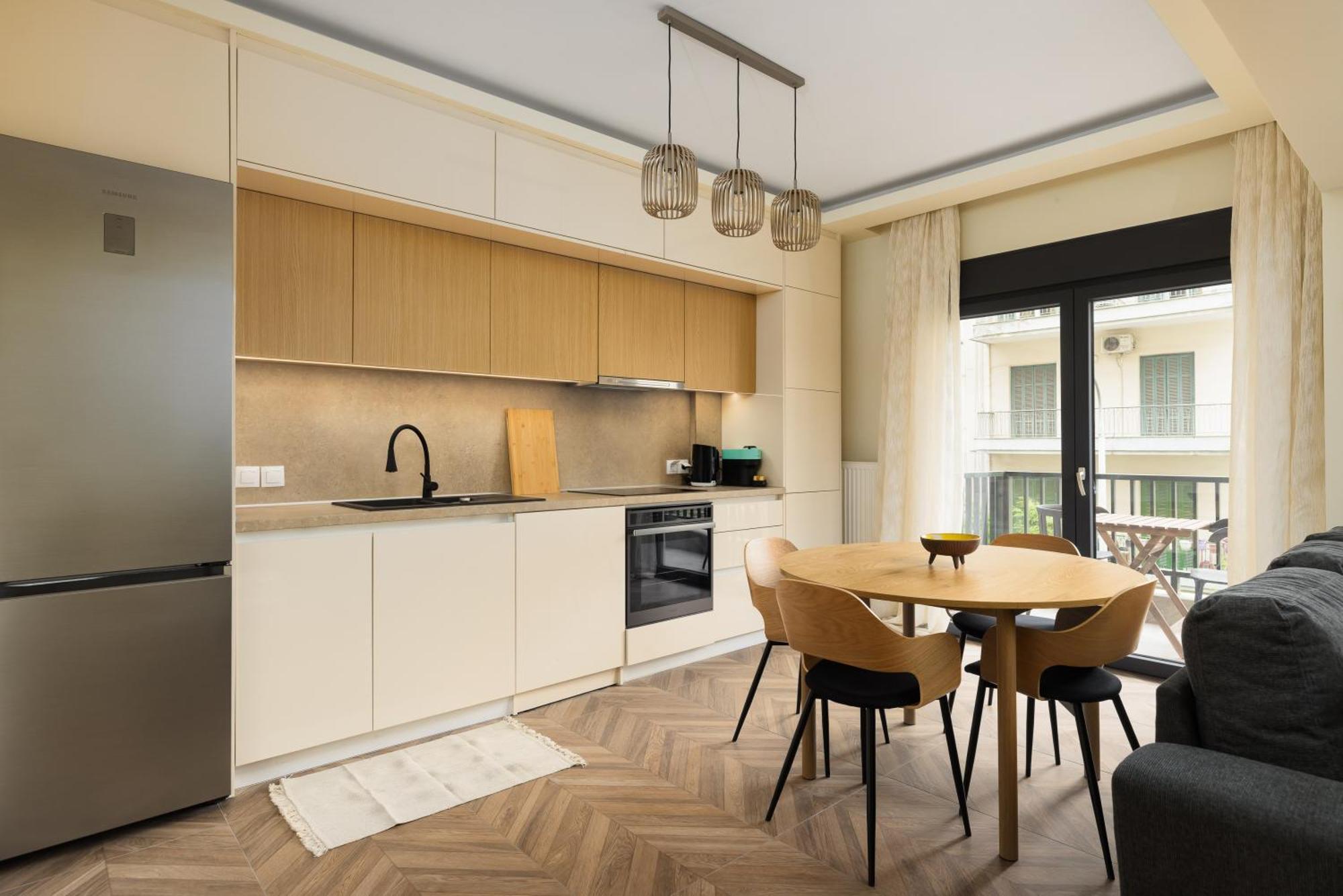 Oak Tree By Halu! Modern Two Bedroom
